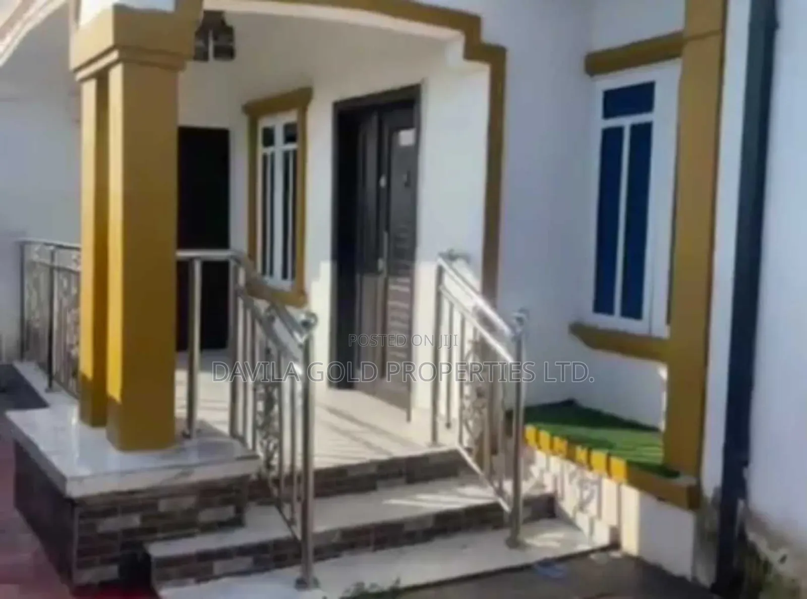 8bdrm Block of Flats in Benin City for sale in Benin City