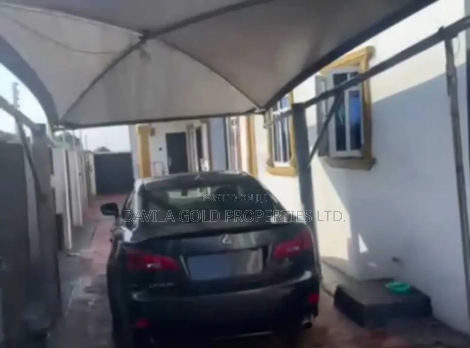 8bdrm Block of Flats in Benin City for sale in Benin City
