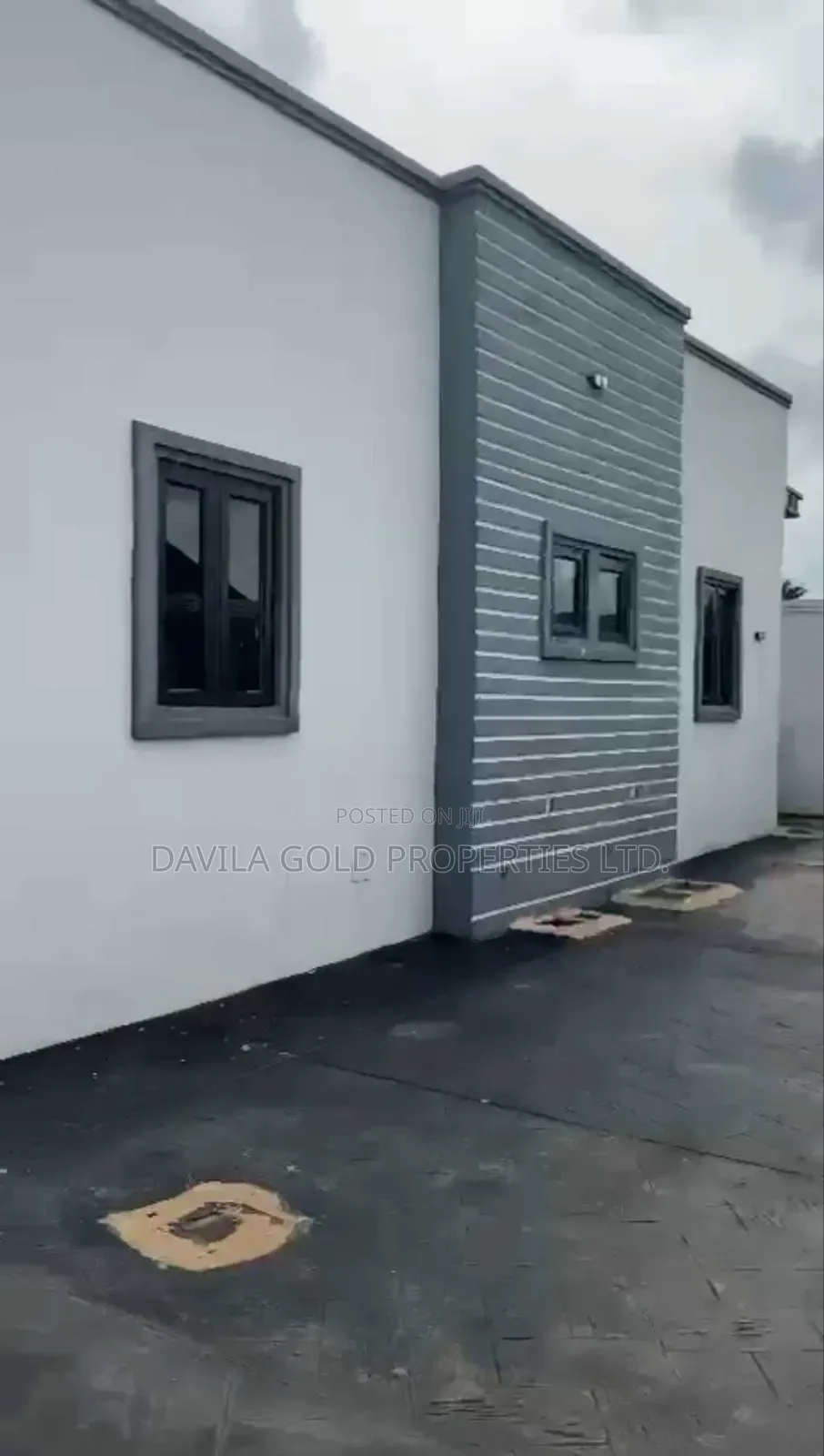 8bdrm Block of Flats in Benin City for sale in Benin City