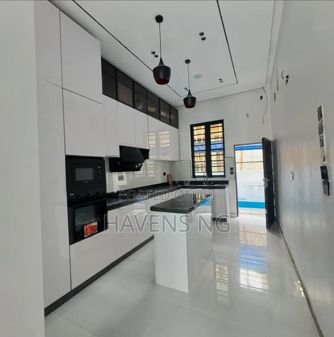5bdrm Duplex in Abraham Adesanya Estate for sale in Abraham Adesanya Estate
