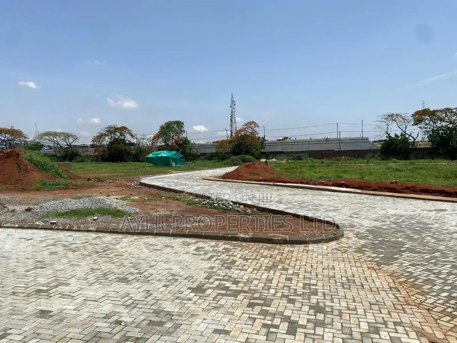 Private And Commercial Land For Sale in Magodo