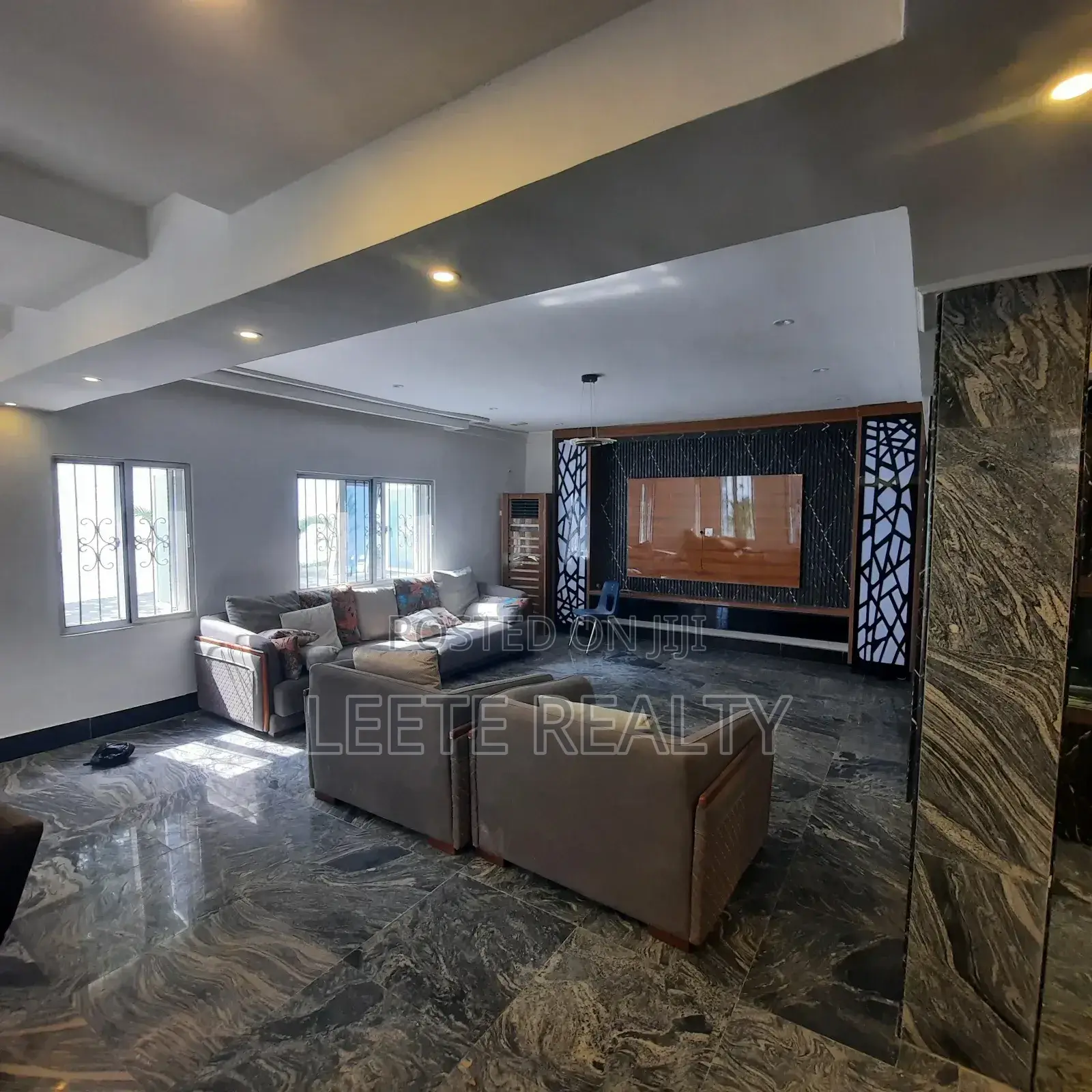 5bdrm Duplex in Maitama for sale in Maitama