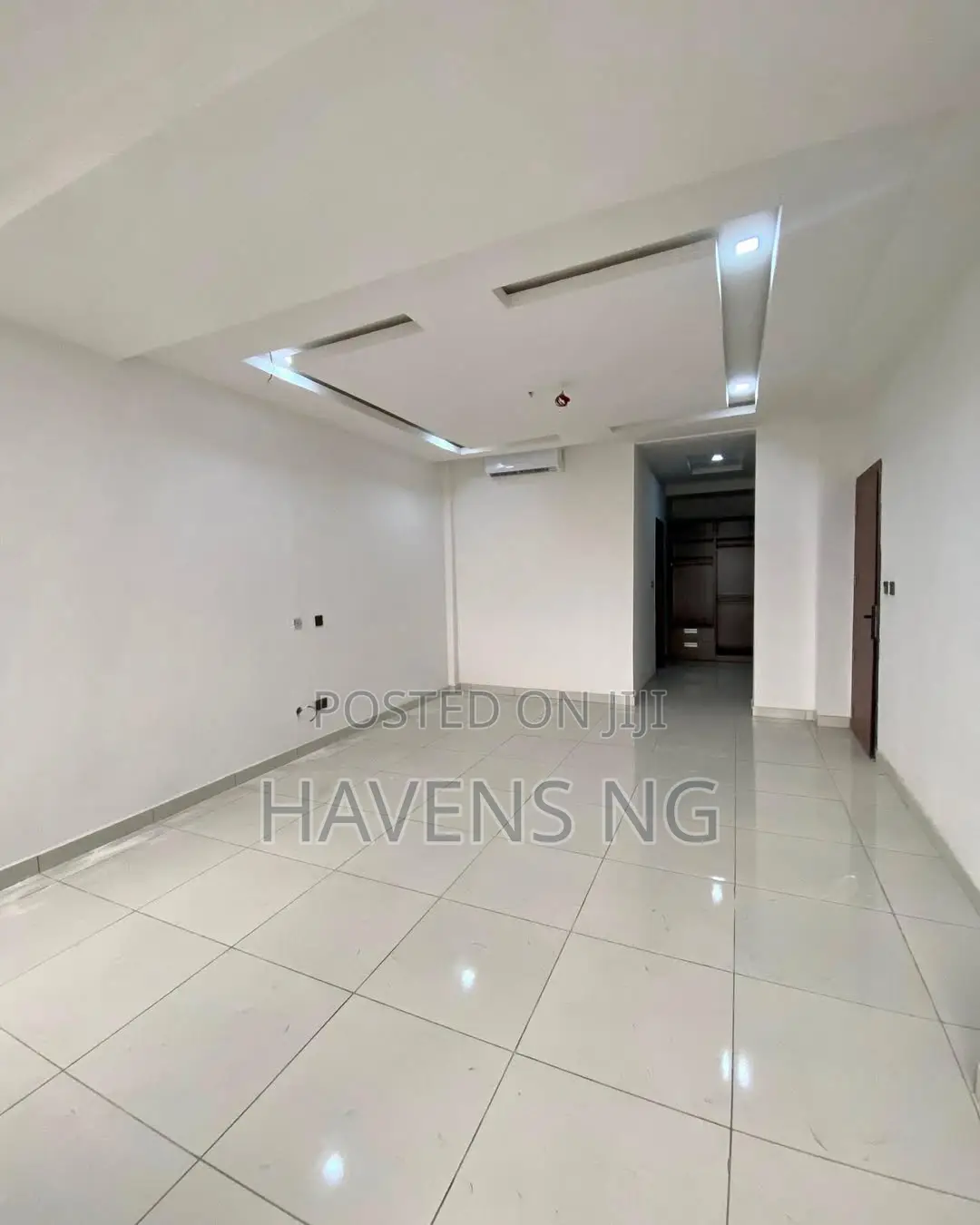 4bdrm Apartment In Ikate For Sale in Ikate