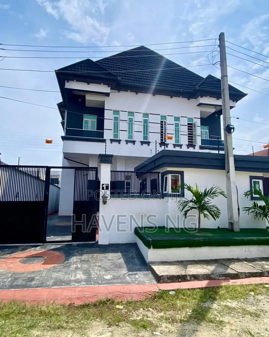 4bdrm Duplex in Agungi for sale in Agungi