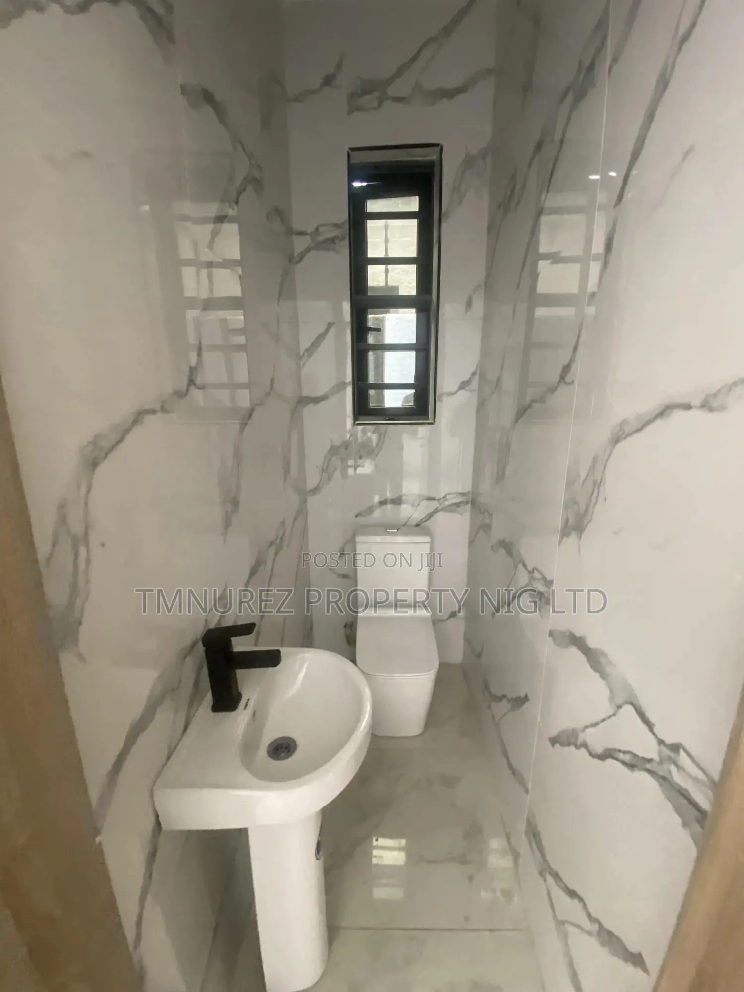 5bdrm Duplex in Ologolo, Lekki for sale in Lekki