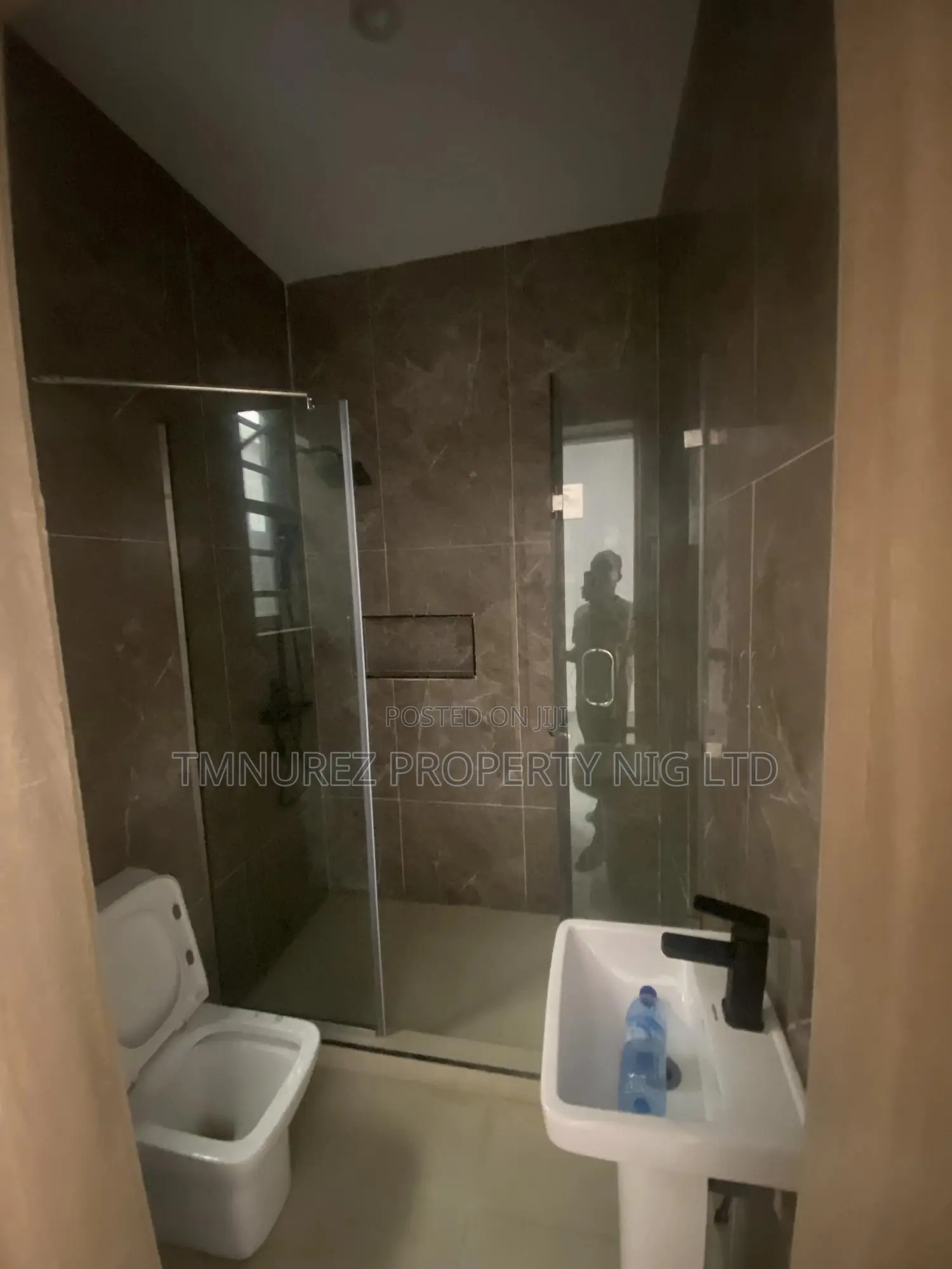 5bdrm Duplex in Ologolo, Lekki for sale in Lekki