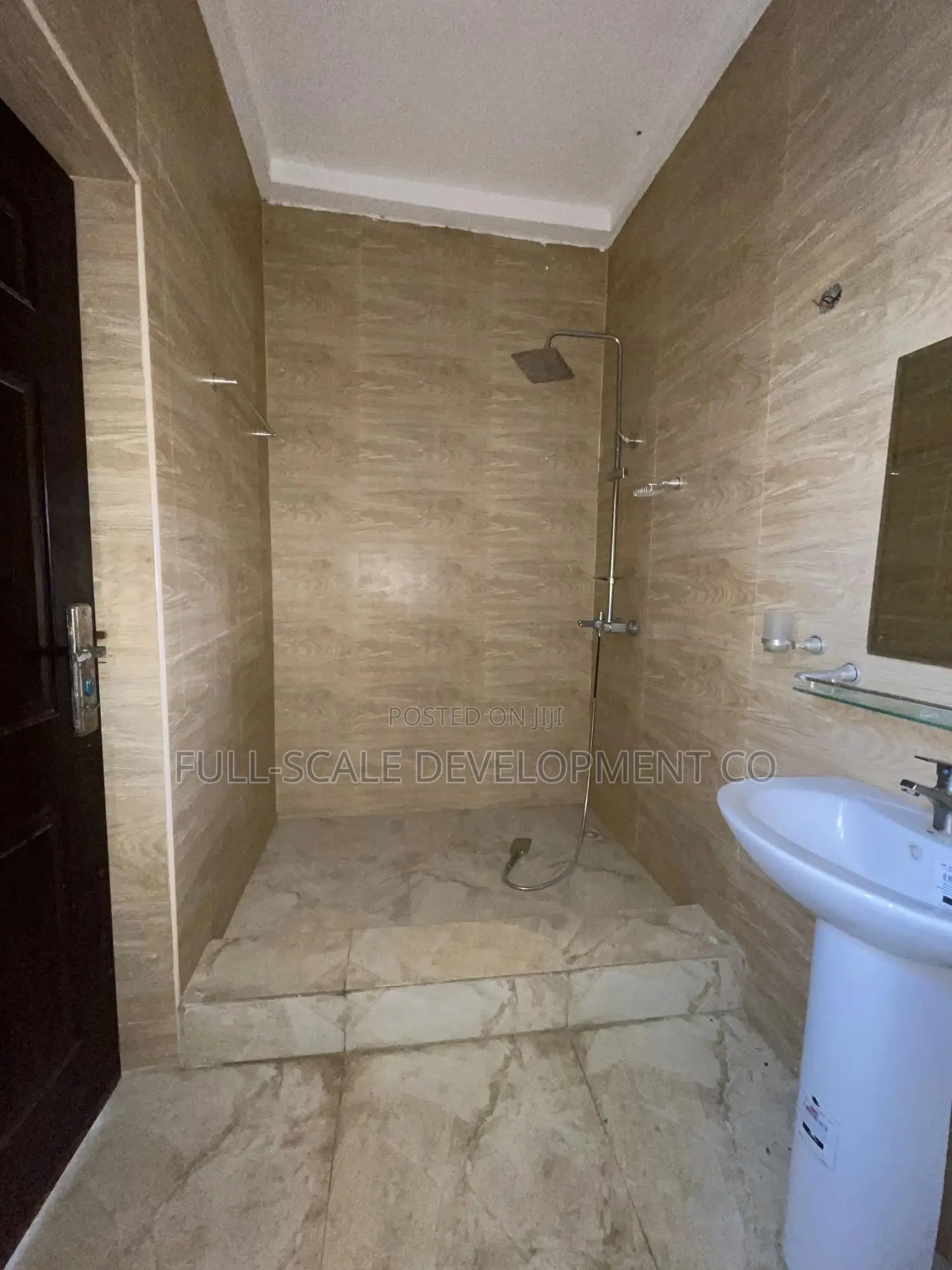 Well Finished 3bedroom Flat in Lugbe District