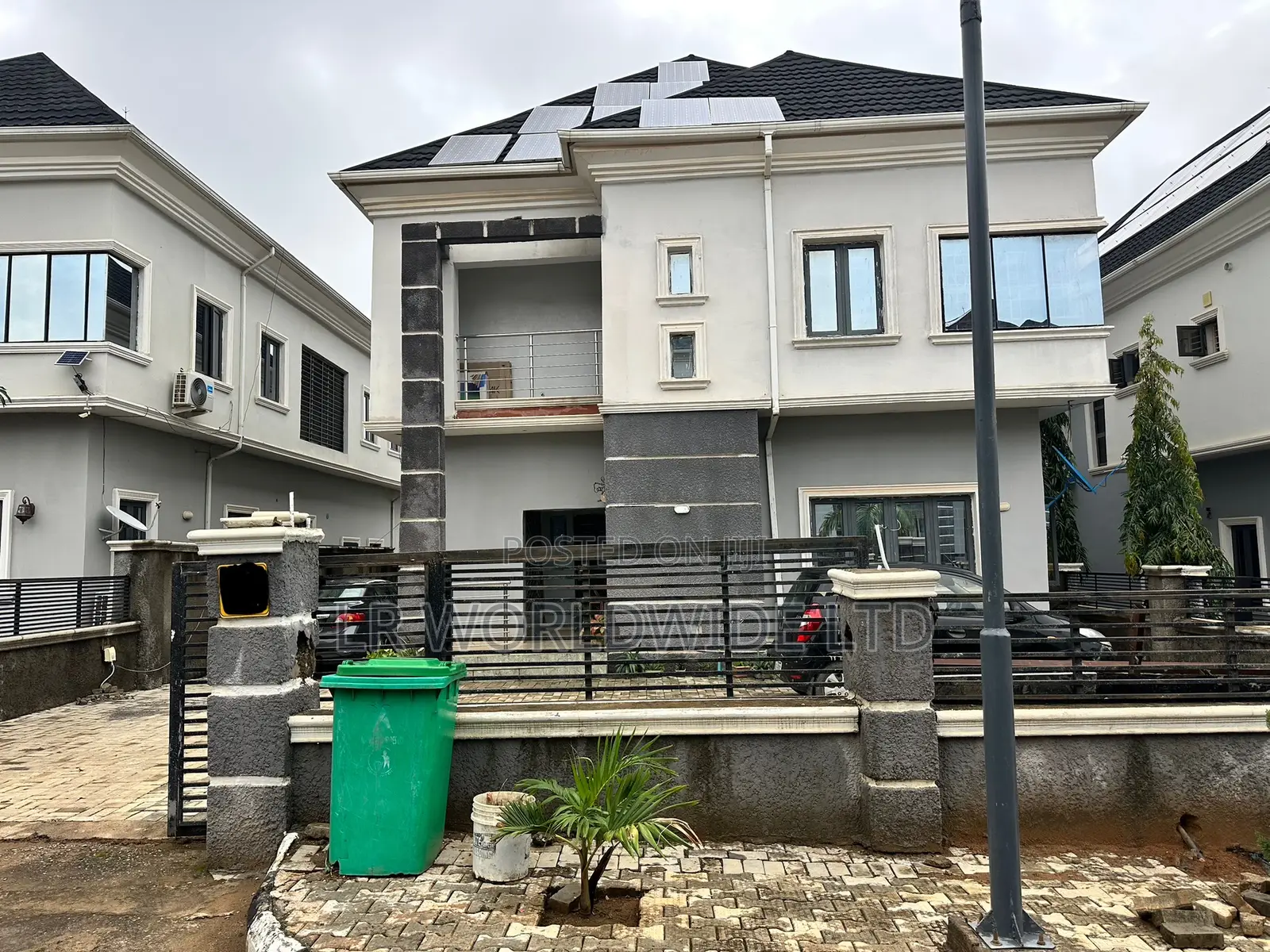 6bdrm Duplex in Lugbe District for sale in Lugbe District