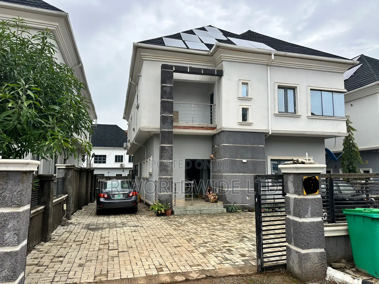 6bdrm Duplex in Lugbe District for sale in Lugbe District