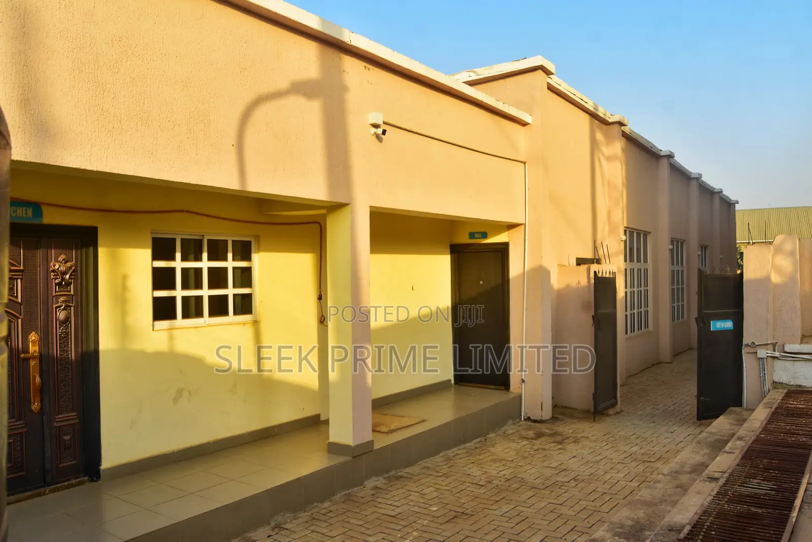 Furnished 18bdrm Mansion in Karu for sale in Karu