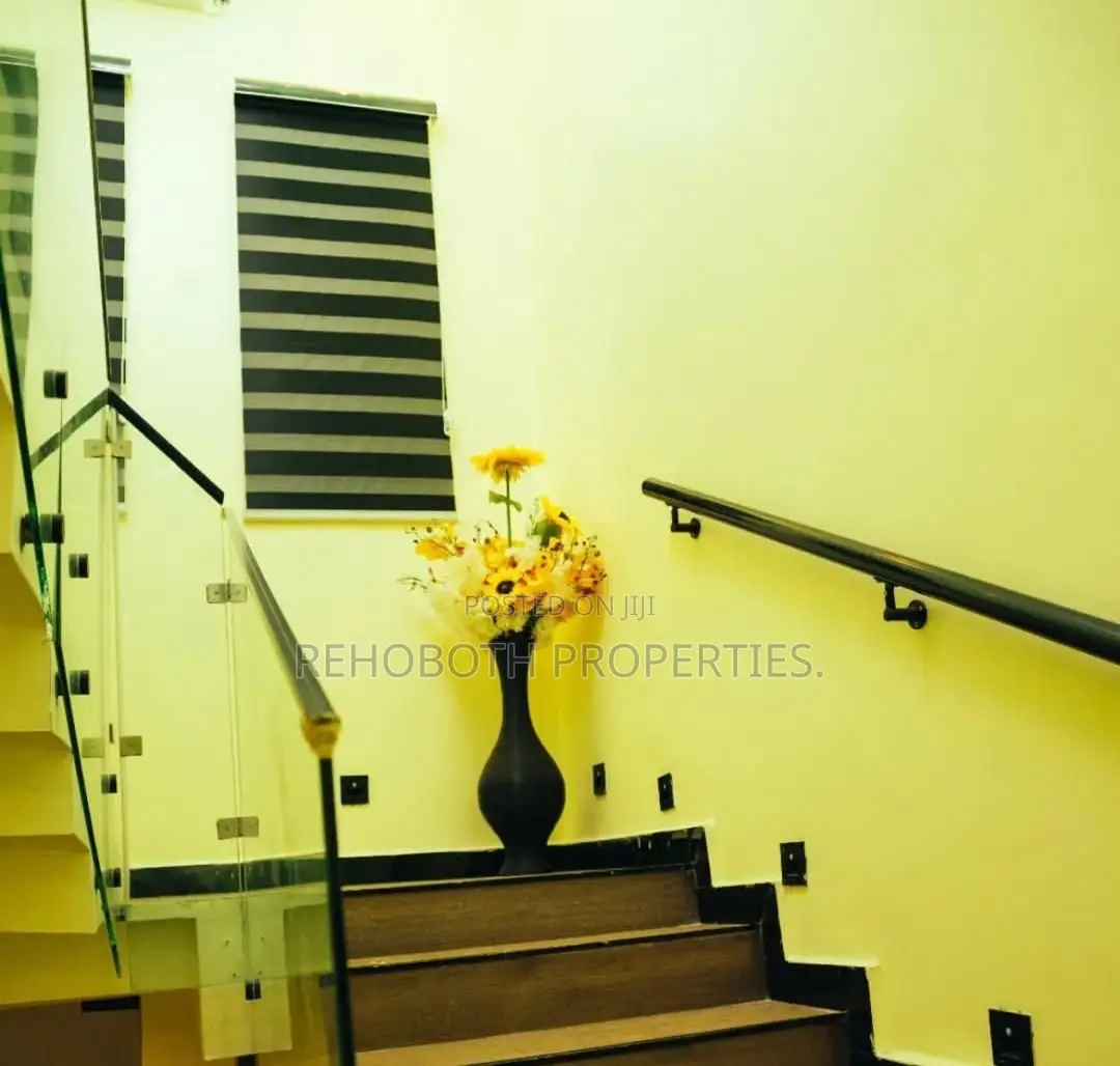 Lease! 4 Units of Two-Bedroom Apartment, 3 Units Self Con in Oluyole