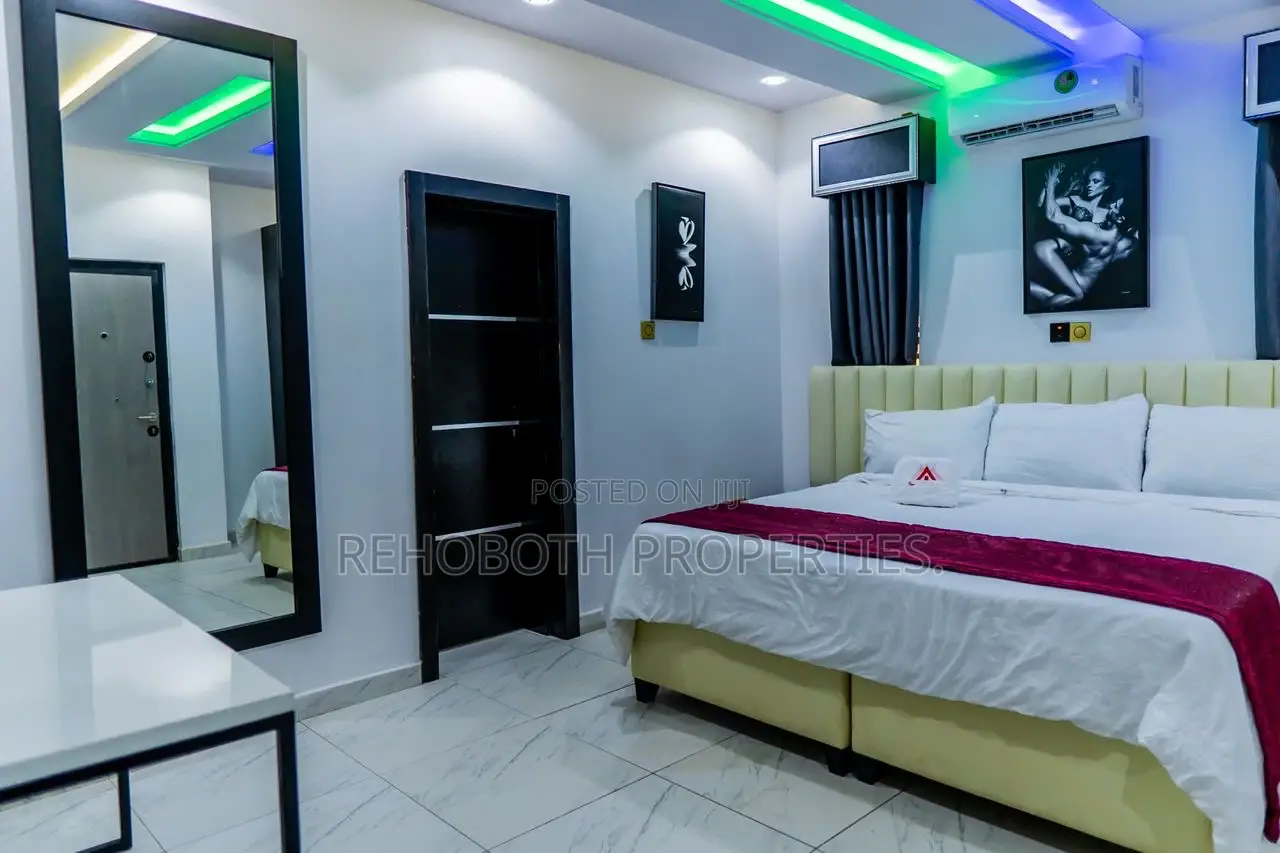 Lease! 4 Units of Two-Bedroom Apartment, 3 Units Self Con in Oluyole