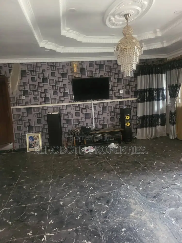 3bdrm Bungalow in Lade Owo Near Jiboye, Ibadan for sale in Ibadan