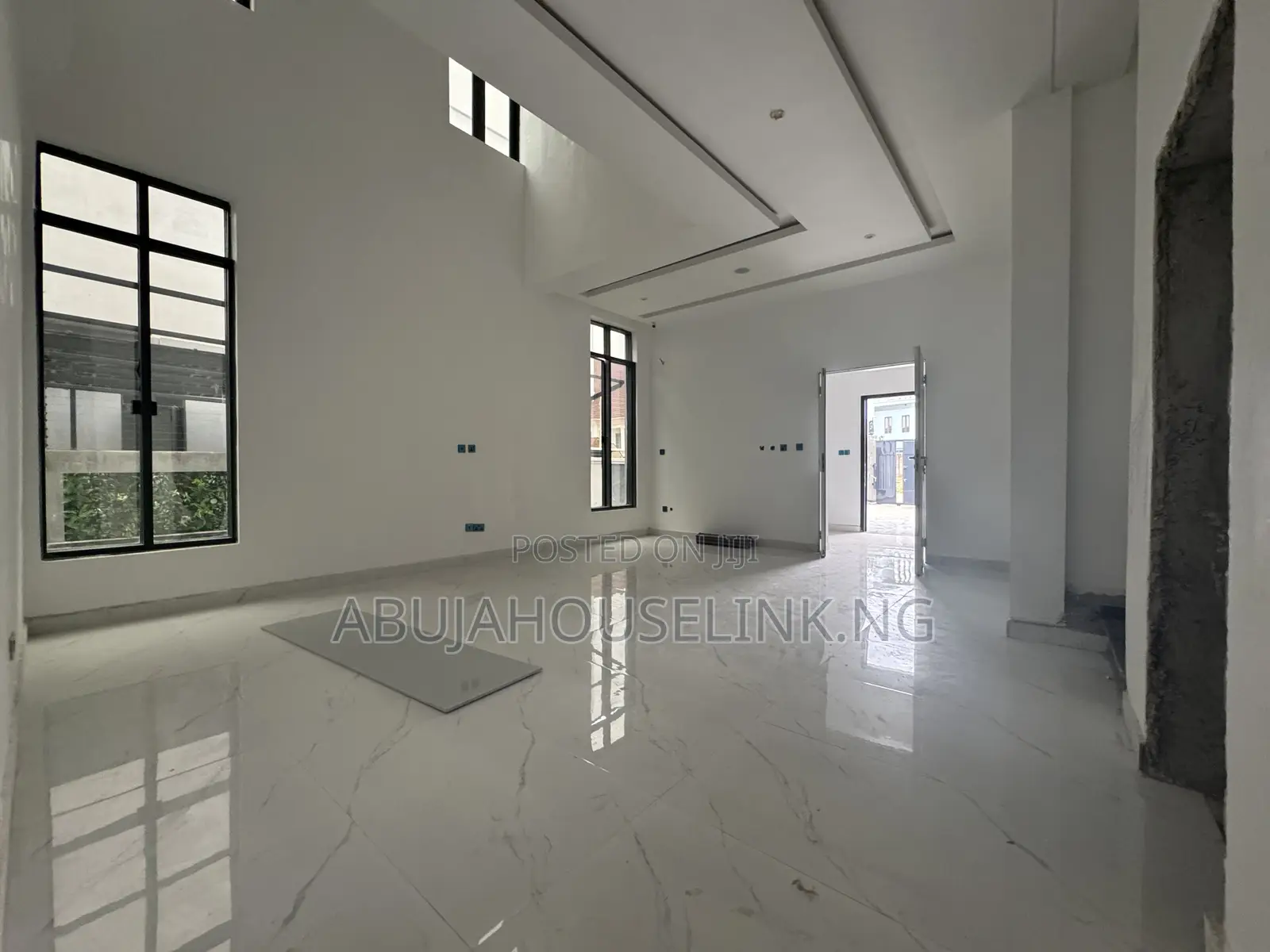 5bdrm Duplex in Apo Resettlement for sale in Apo Resettlement