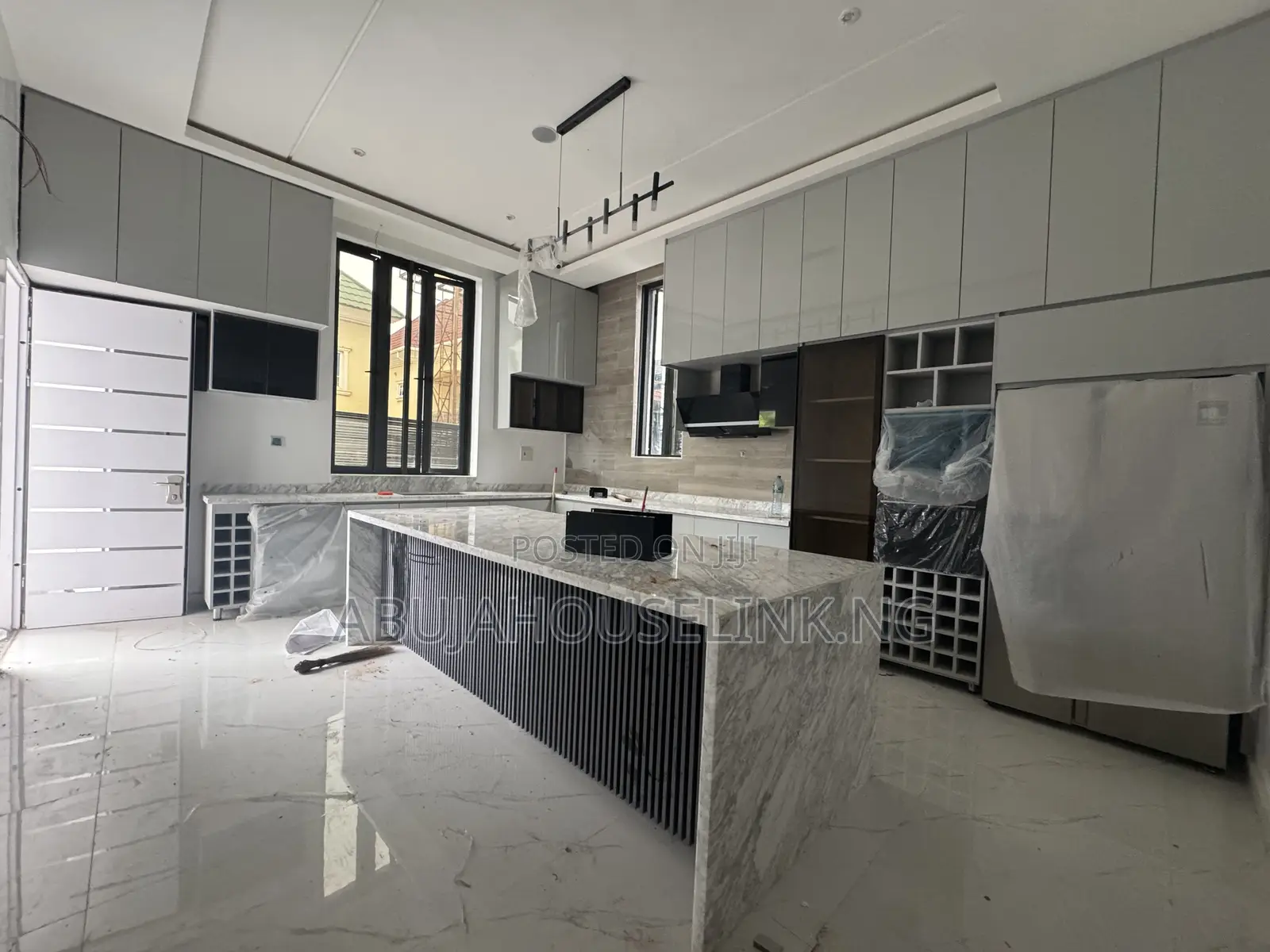 5bdrm Duplex in Apo Resettlement for sale in Apo Resettlement