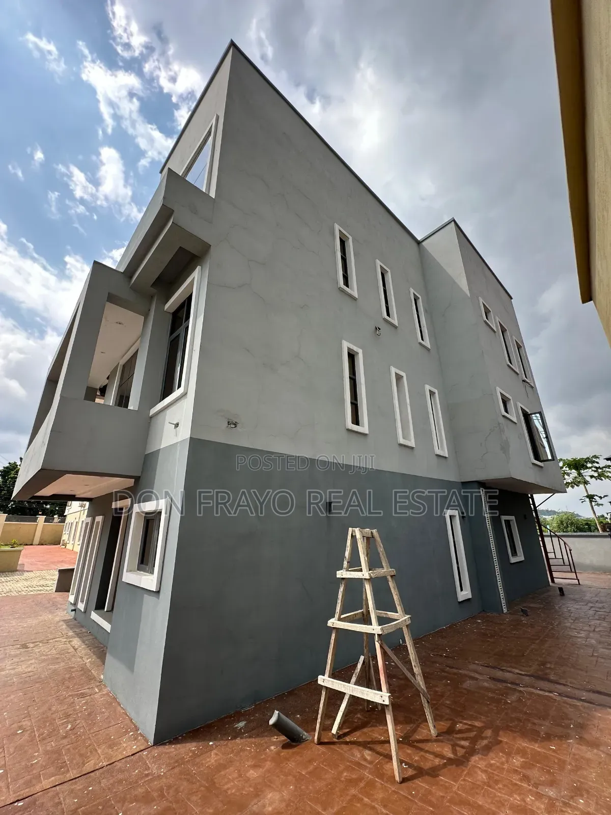 4bdrm Duplex in Onireke Gra, Jericho for sale in Jericho