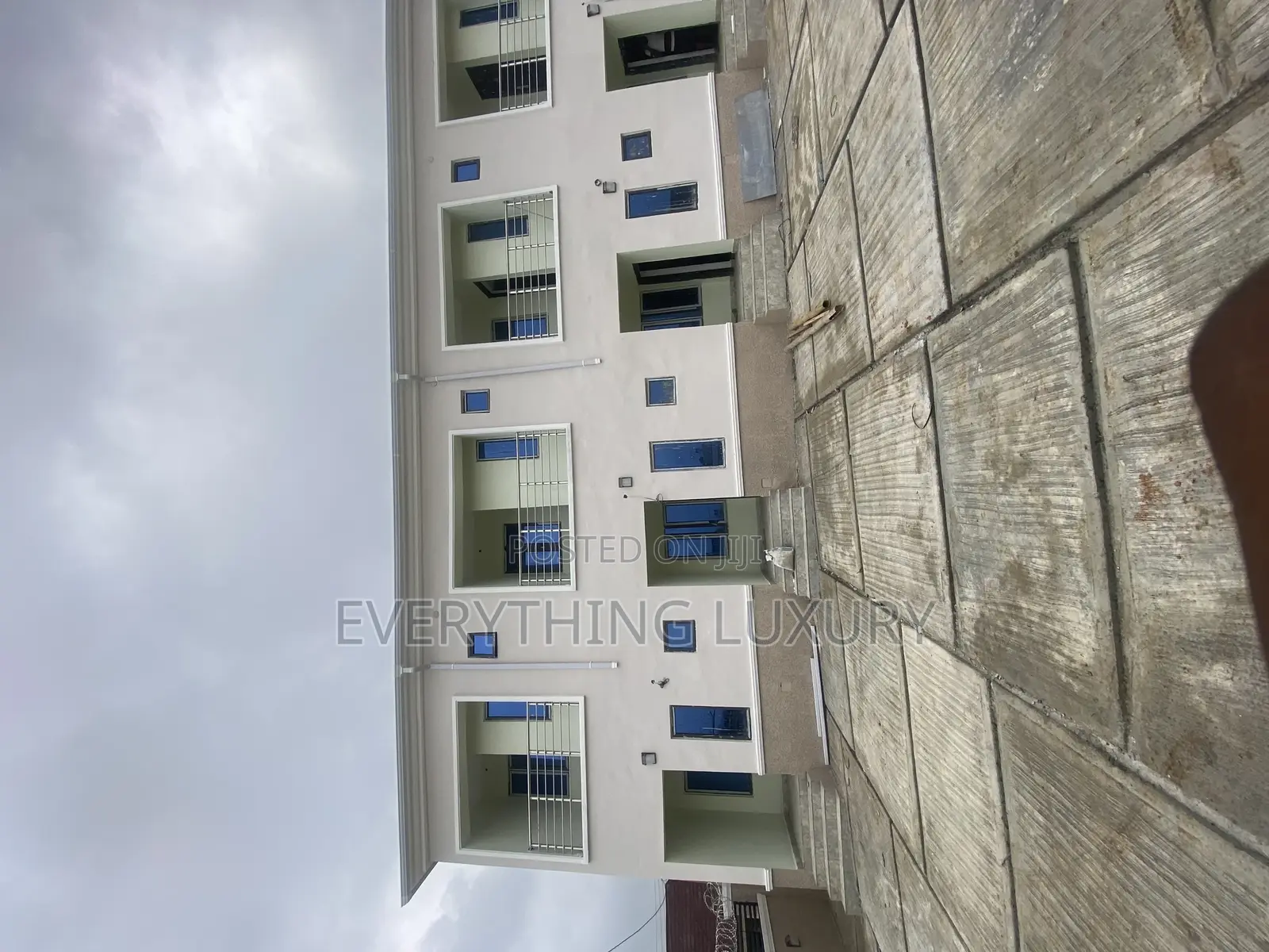 2bdrm Townhouse / Terrace in Ushafa for rent in Ushafa