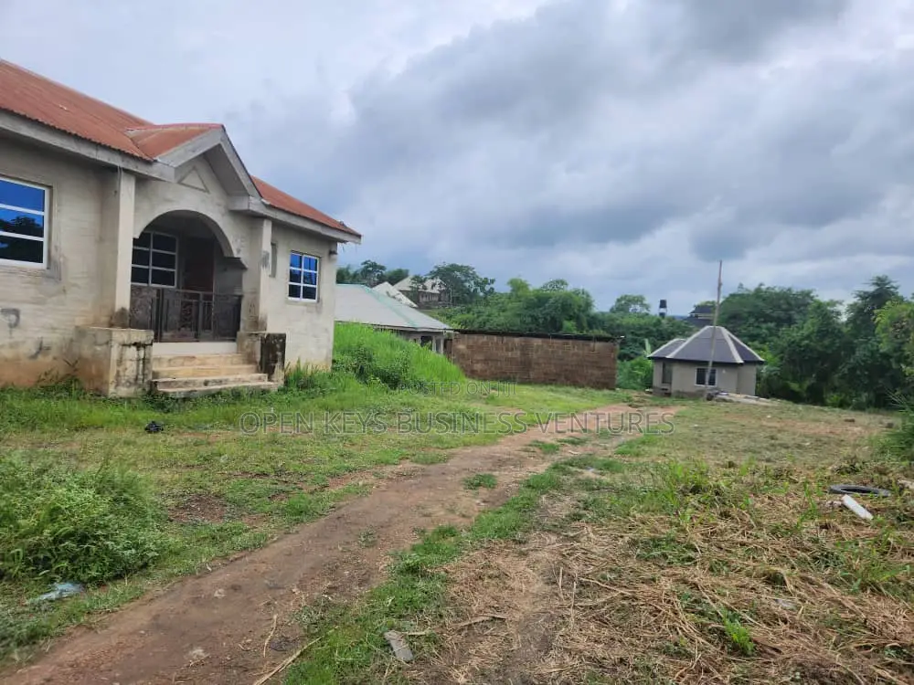 3bdrm Bungalow in Olokofefe Est, Odo Ona for sale in Odo Ona