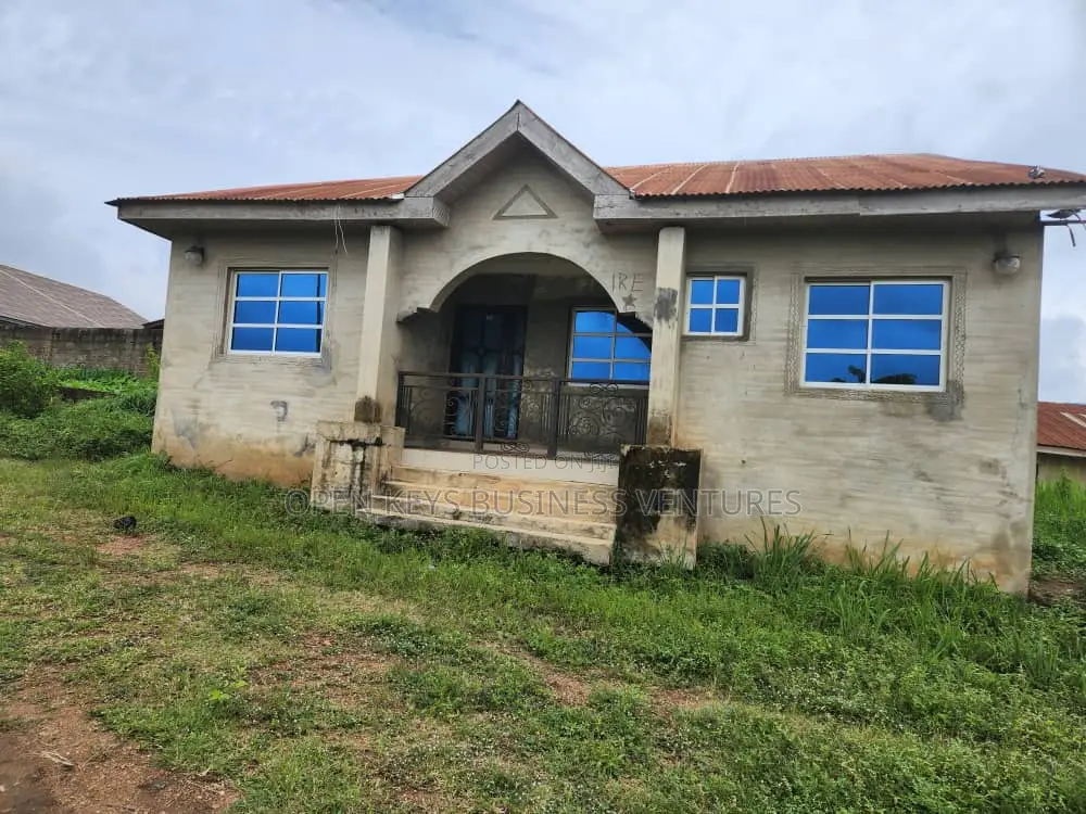 3bdrm Bungalow in Olokofefe Est, Odo Ona for sale in Odo Ona