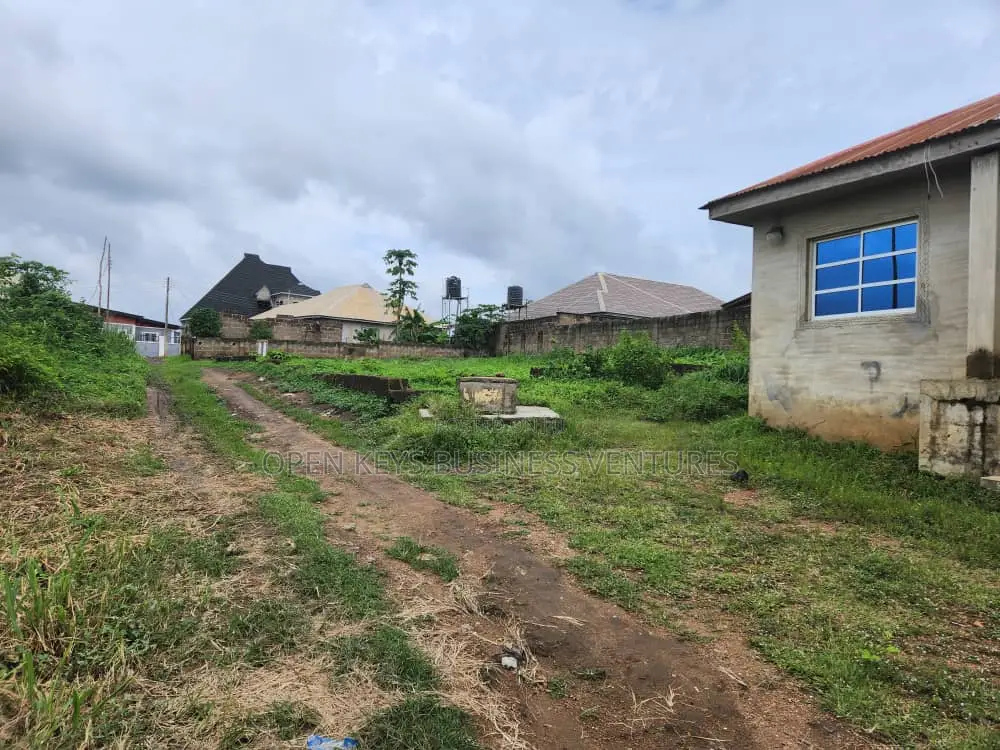 3bdrm Bungalow in Olokofefe Est, Odo Ona for sale in Odo Ona