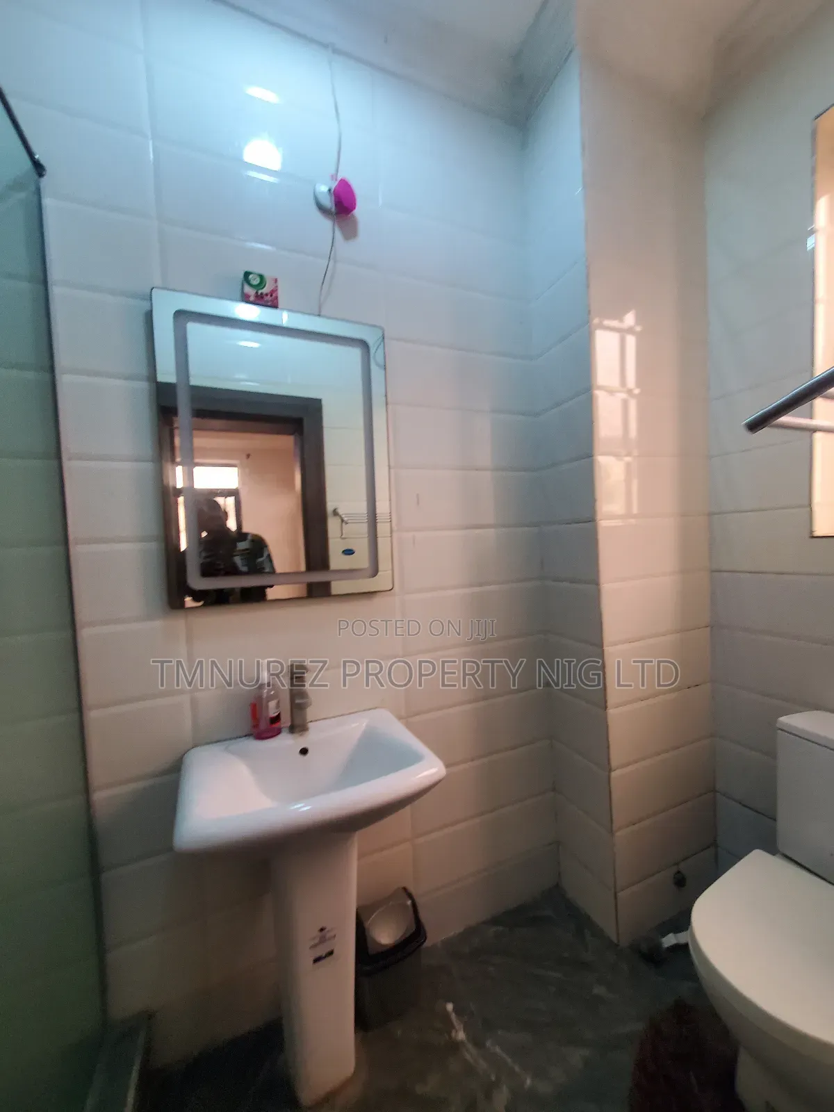 3bdrm Apartment in Off Admiralty, Lekki Phase 1 for rent in Lekki Phase 1