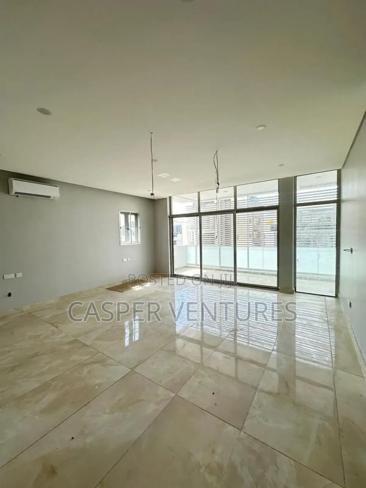 5bdrm Duplex in Admiralty Way, Lekki Phase 1 for sale in Lekki Phase 1