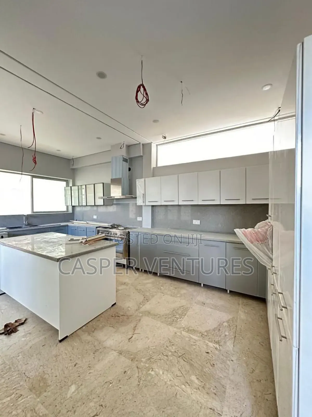 5bdrm Duplex in Admiralty Way, Lekki Phase 1 for sale in Lekki Phase 1