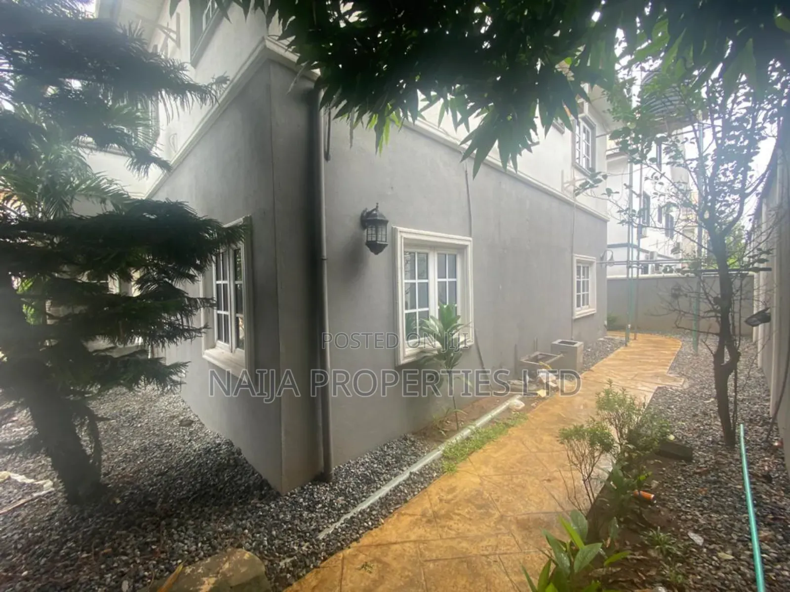 5bdrm Duplex in Carltongate, Lekki for sale in Lekki