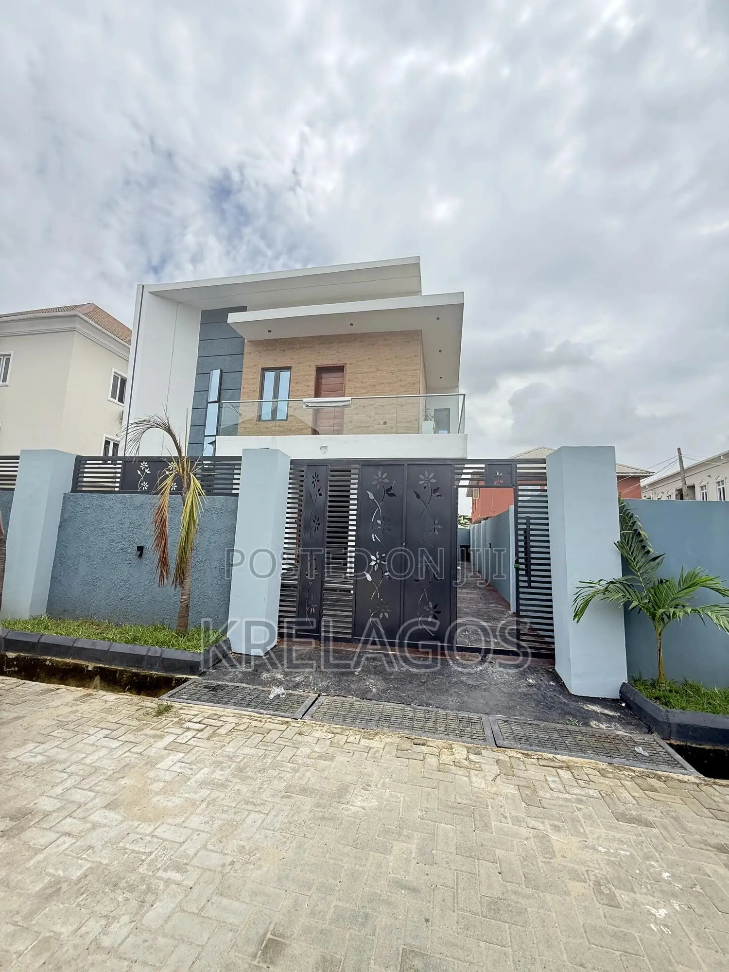 4bdrm Duplex in Sangotedo for sale in Sangotedo