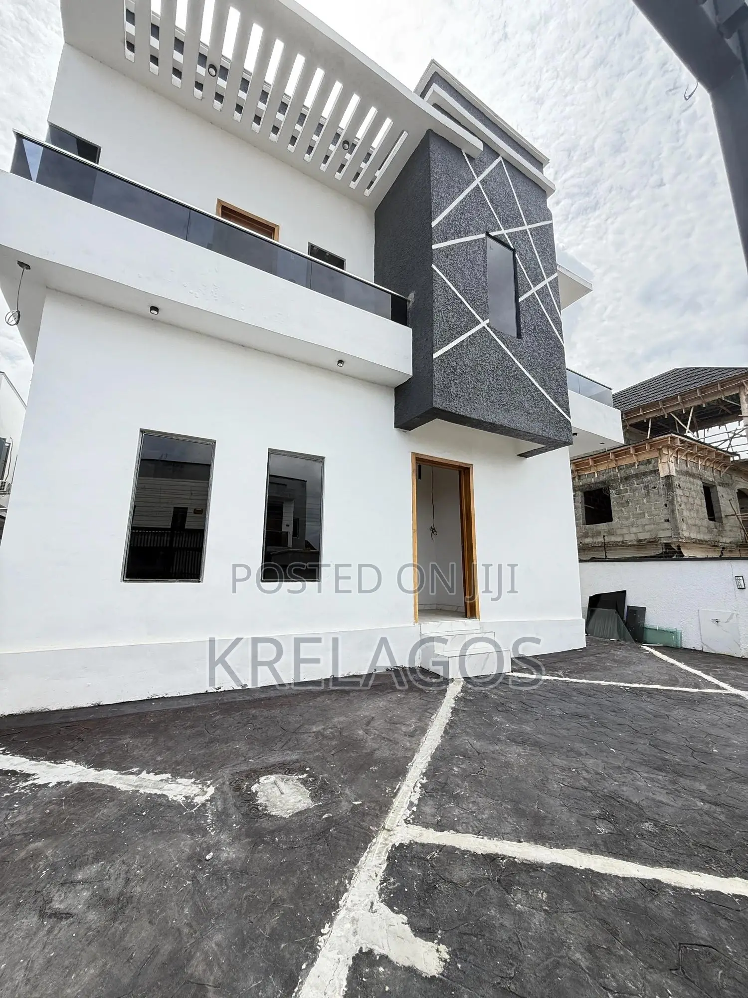 5bdrm Duplex in Sangotedo for sale in Sangotedo