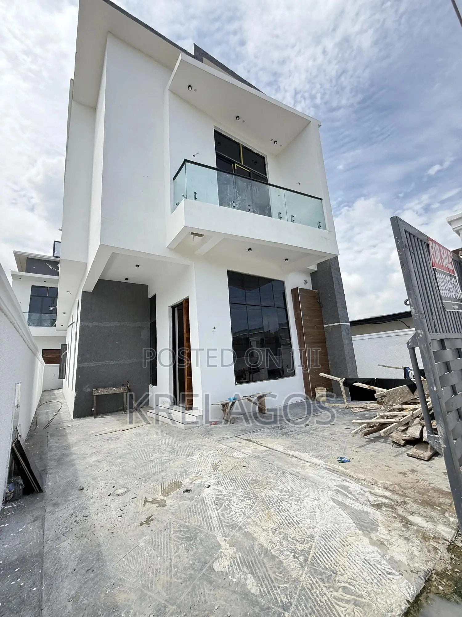 4bdrm Duplex in Sangotedo for sale in Sangotedo