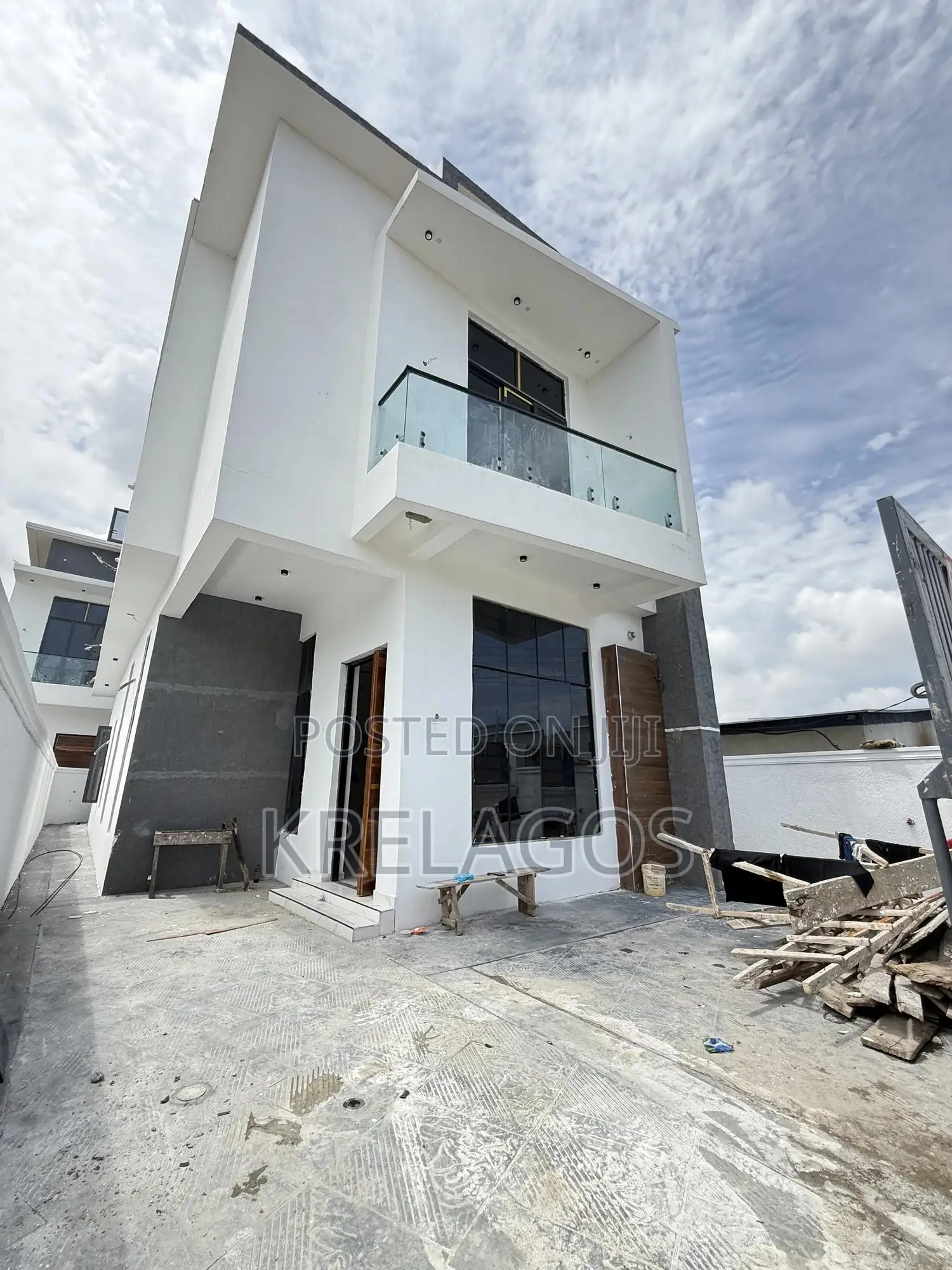 4bdrm Duplex in Sangotedo for sale in Sangotedo