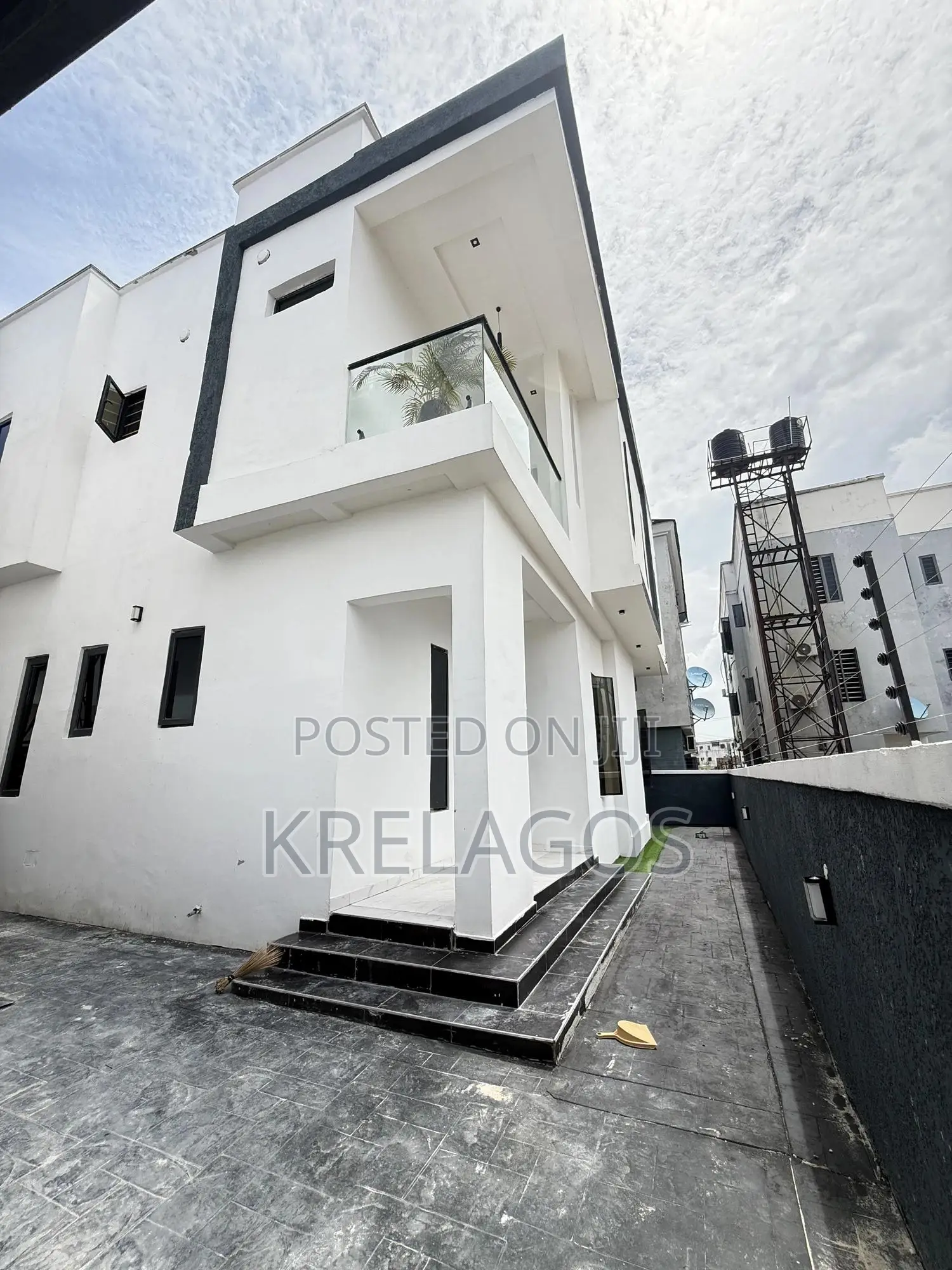 4bdrm Duplex in Sangotedo for sale in Sangotedo