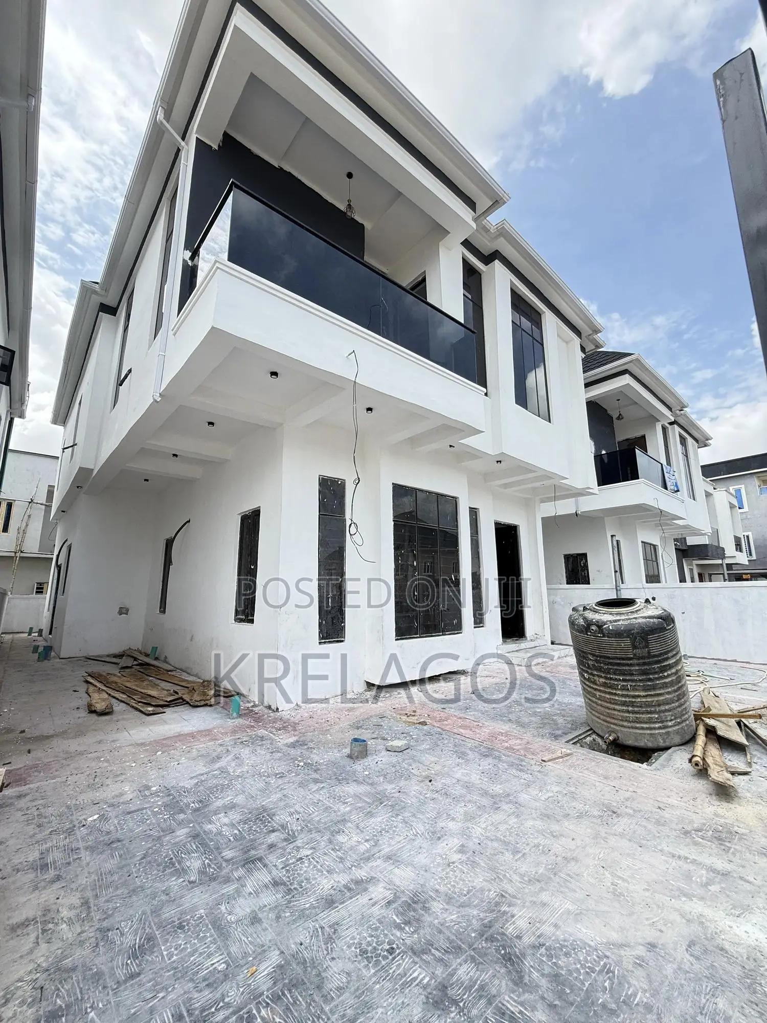 5bdrm Duplex in Sangotedo for sale in Sangotedo