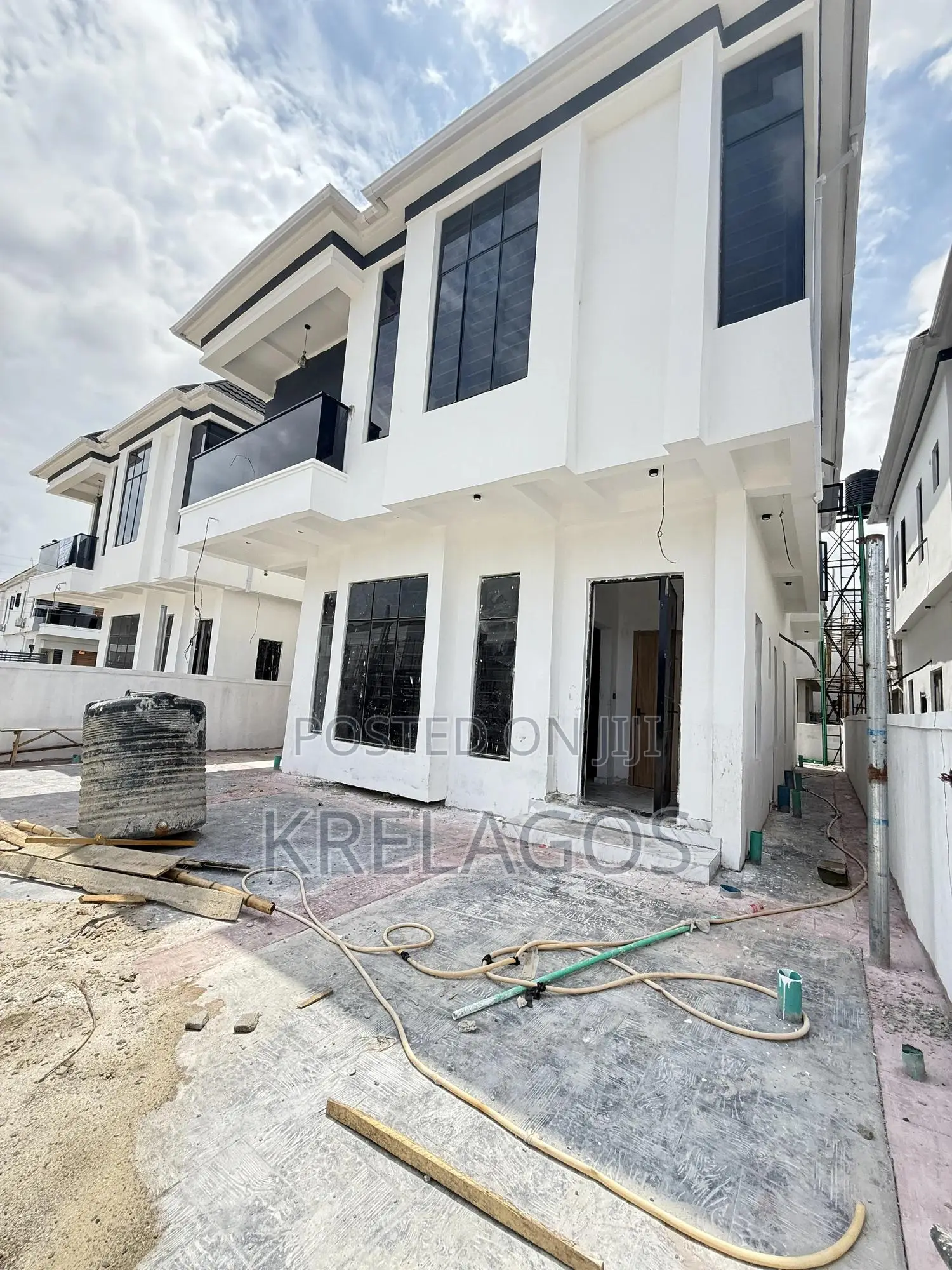 5bdrm Duplex in Sangotedo for sale in Sangotedo