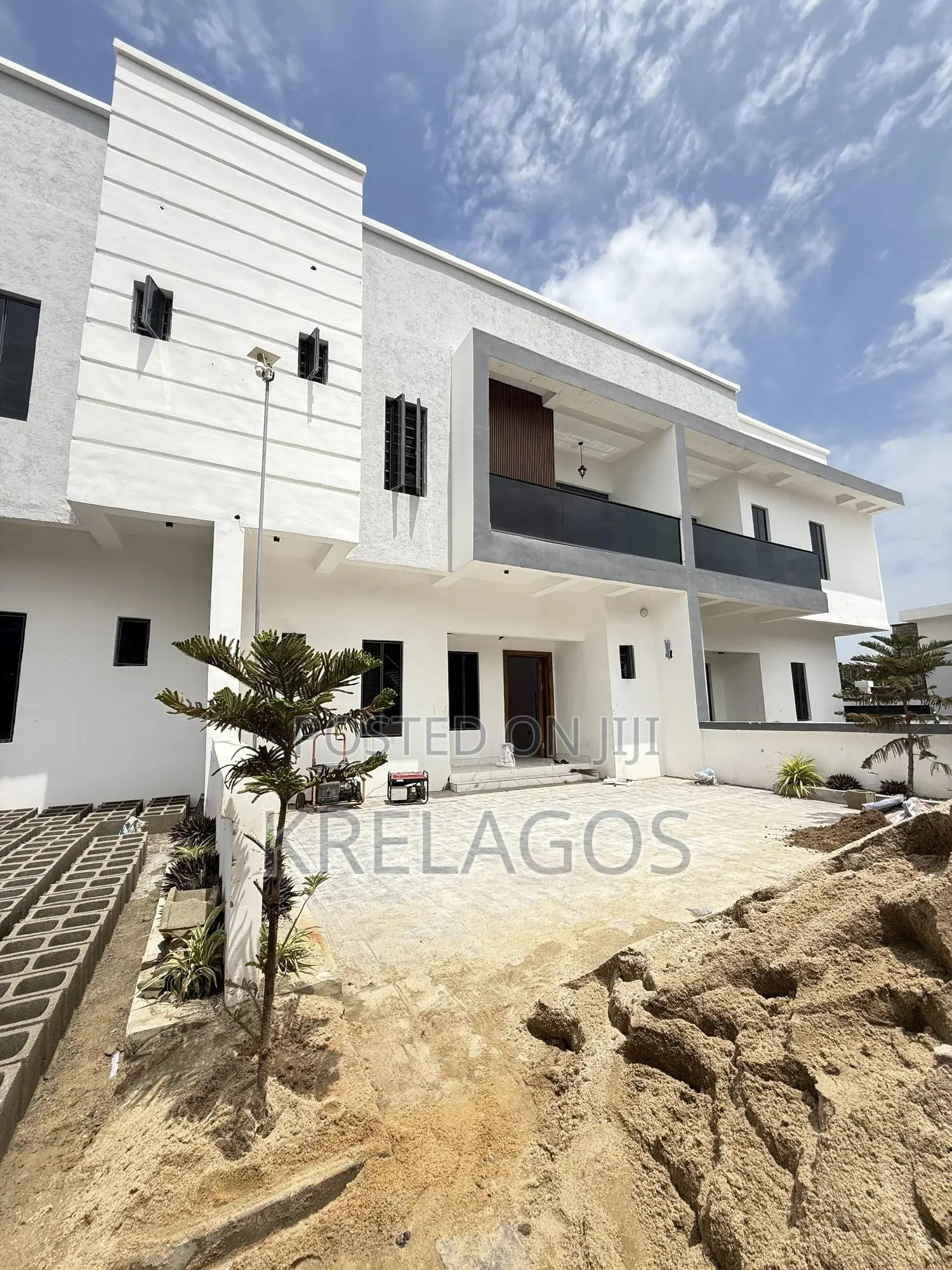 4bdrm Duplex in Sangotedo for sale in Sangotedo