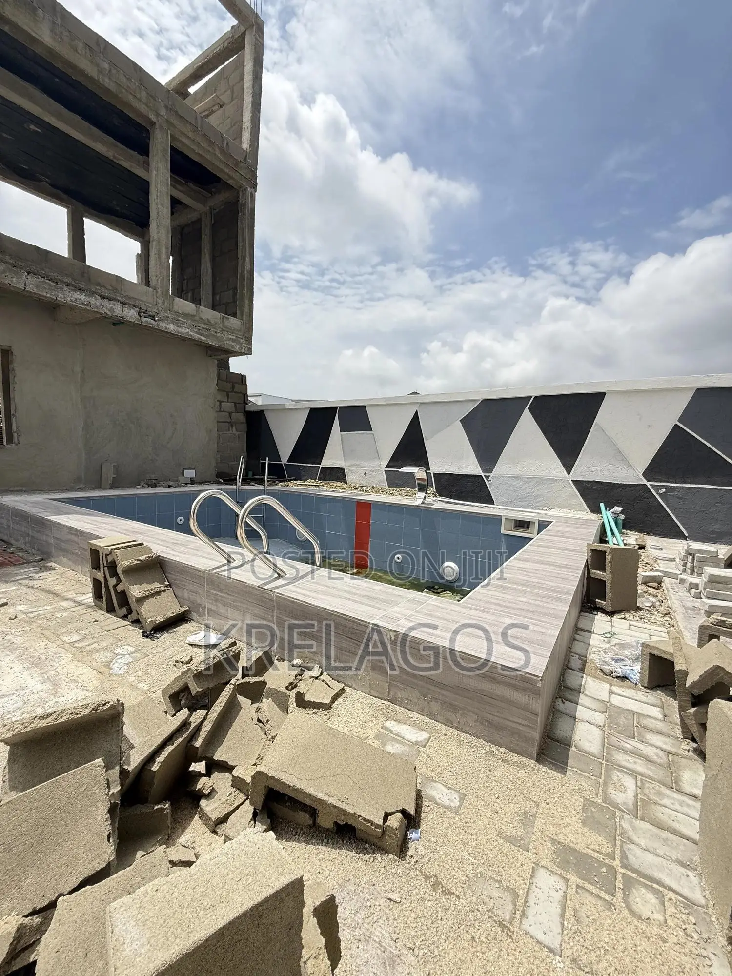 4bdrm Duplex in Sangotedo for sale in Sangotedo