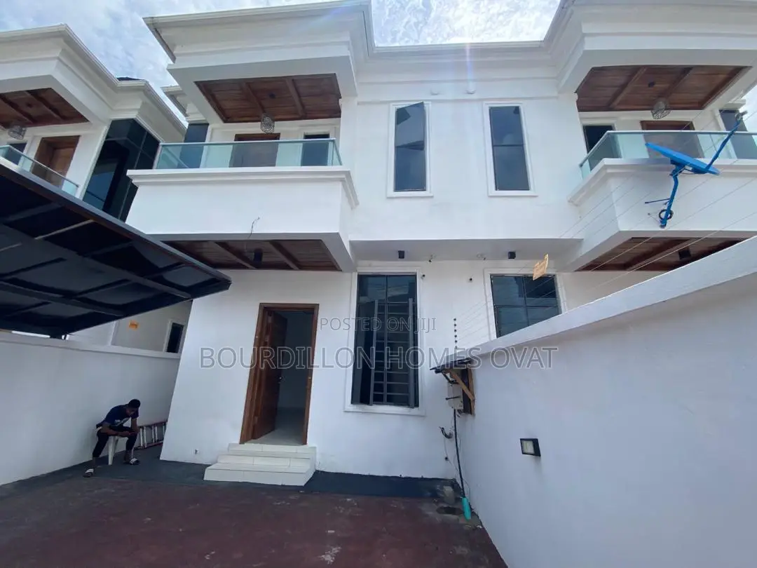 4bdrm Duplex in Lekki for sale in Lekki