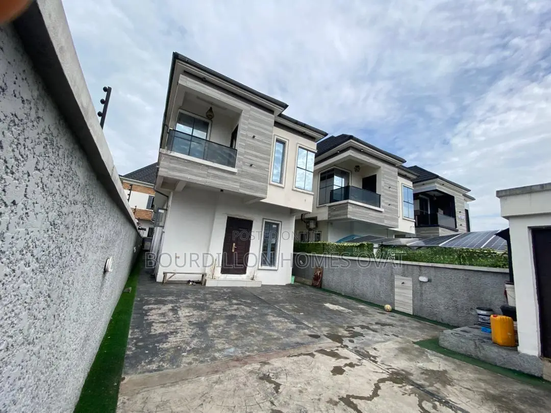 4bdrm Duplex in Lekki for sale in Lekki