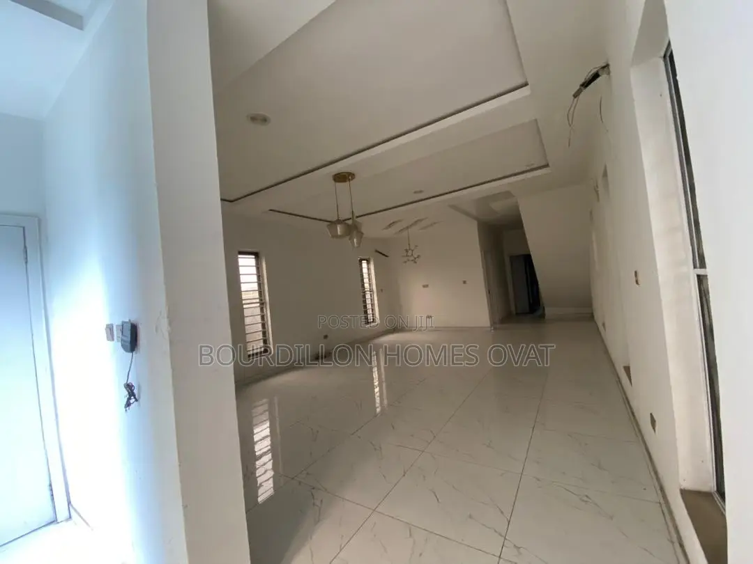 4bdrm Duplex in Lekki for sale in Lekki