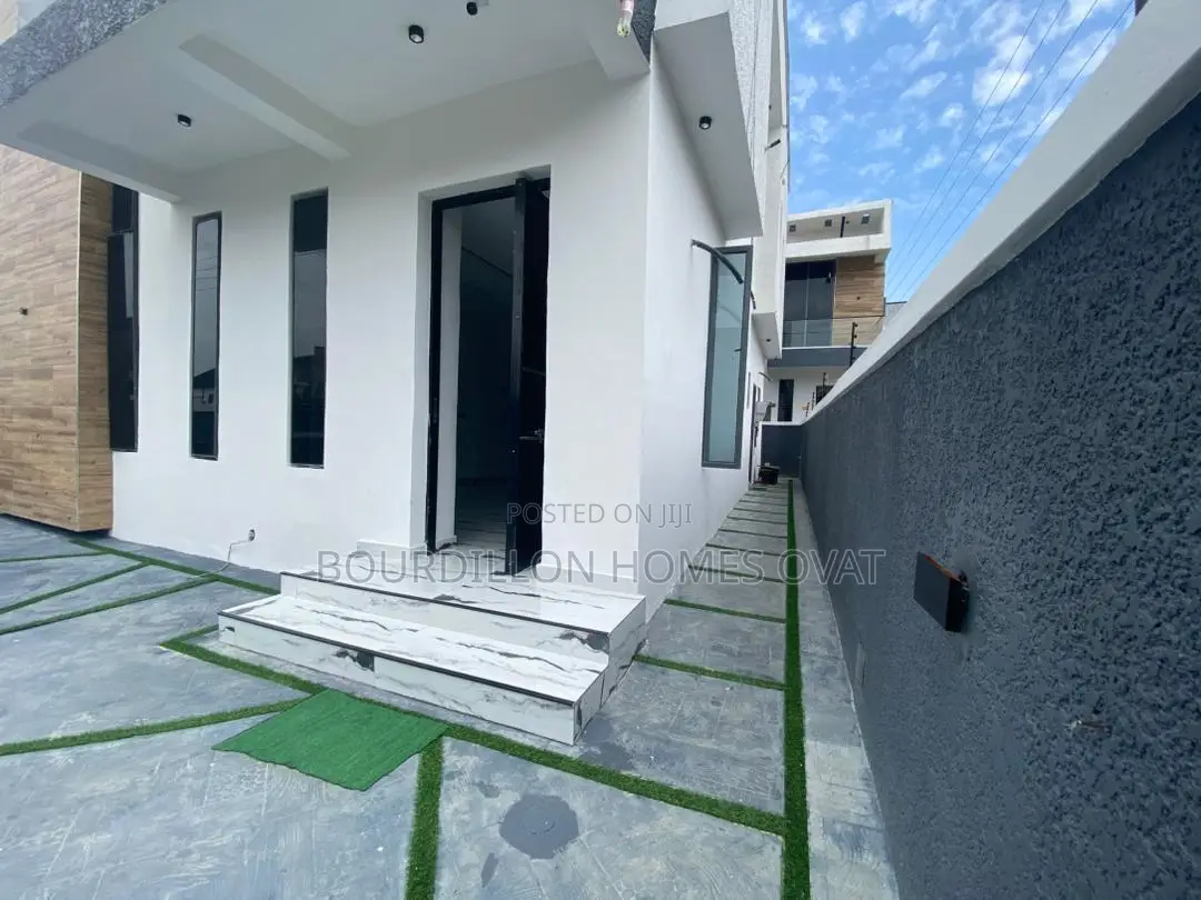 5bdrm Apartment in Lekki for sale in Lekki