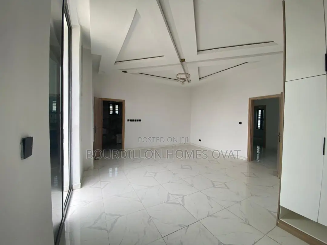 5bdrm Apartment in Lekki for sale in Lekki