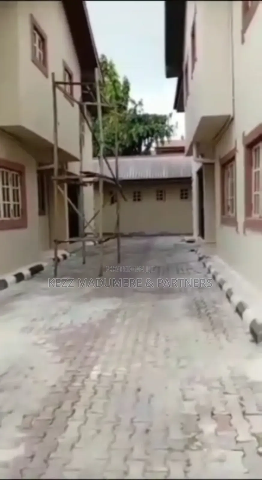8bdrm Duplex in Woji Port Harcourt for sale in Port-Harcourt