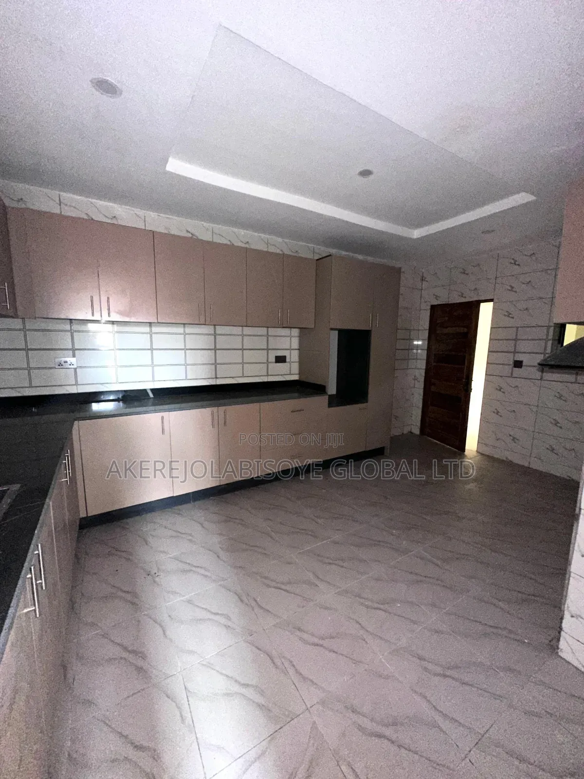 3bdrm Apartment in Guzape Abuja for rent in Guzape District