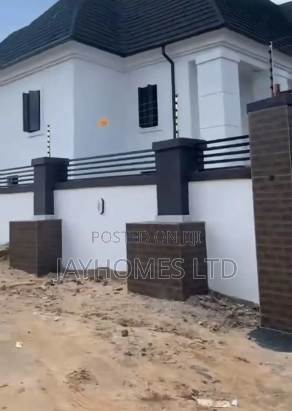 7bdrm Duplex in Back Of Specialist, Oshimili South for sale in Oshimili South