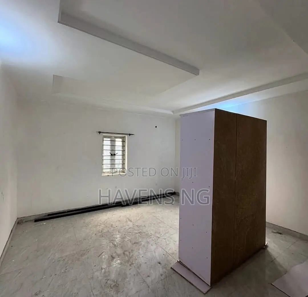 9bdrm Duplex in Obio-Akpor for sale in Obio-Akpor