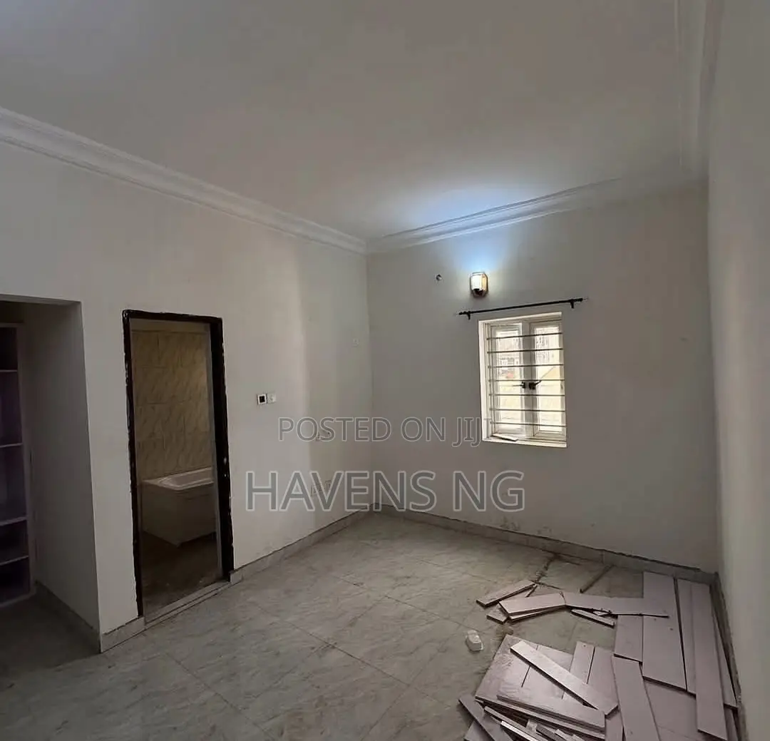 9bdrm Duplex in Obio-Akpor for sale in Obio-Akpor