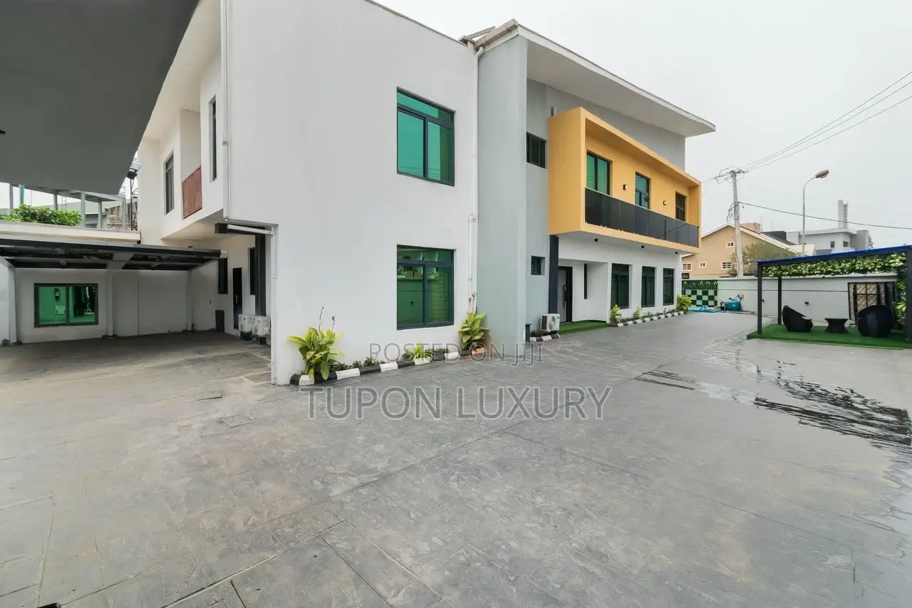 Luxury 4bedroom Self Compound With Private Pool, Ps5, Piano in Lagos State