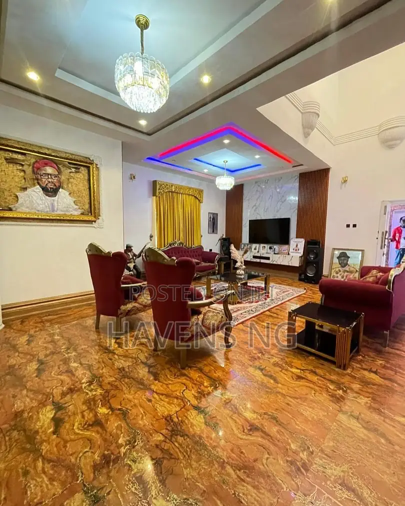7bdrm Duplex in Eneka for sale in Eneka