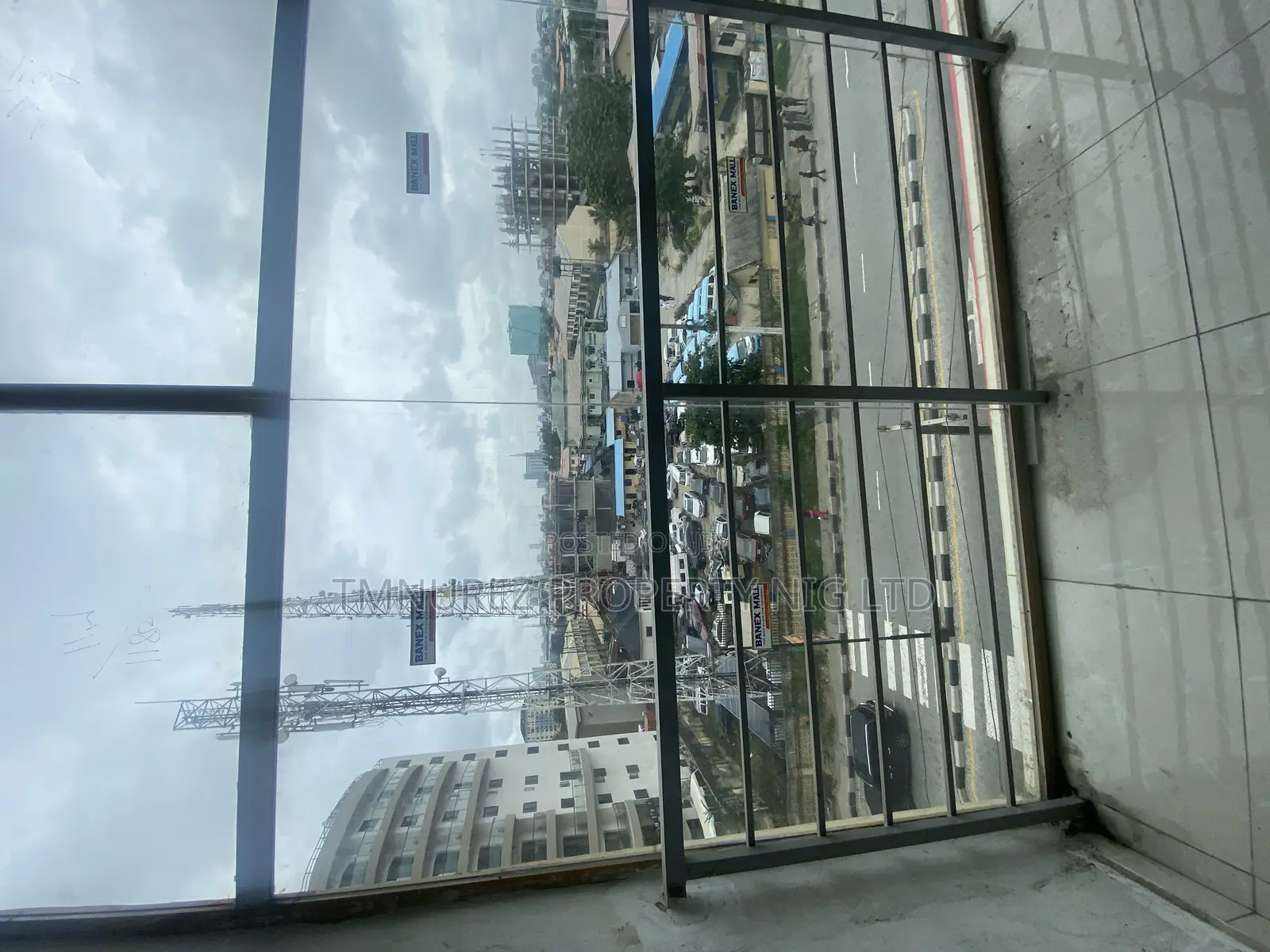 Shop to Let in Lekki Phase 1